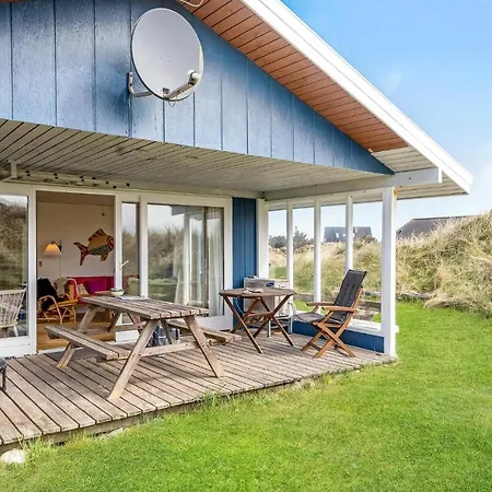Сasa de vacaciones Nice Home In Frostrup With Wifi *