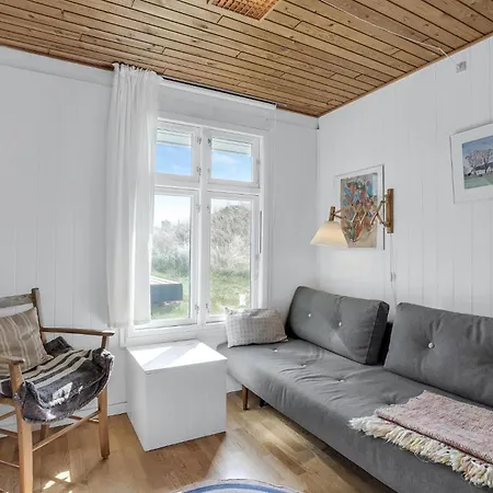 Сasa de vacaciones Nice Home In Frostrup With Wifi *